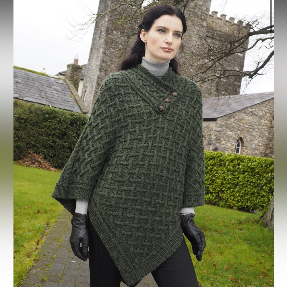 Nua - Aran Super Soft Merino Wool Poncho | Green